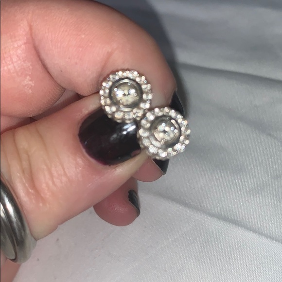 DIAMOND STUDS - Picture 1 of 6